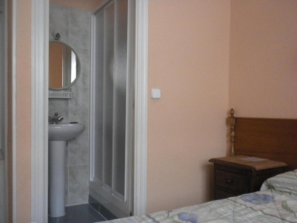 Hostal San Martin Madrid Exterior photo